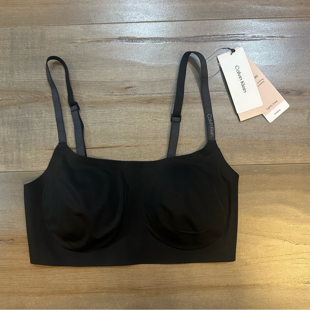 Calvin Klein lightly lined invisables bralette XS NWT